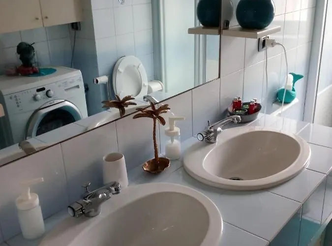 Leoni Charminghouse * ميلان