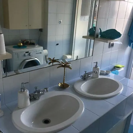 Leoni Charminghouse Apartament *