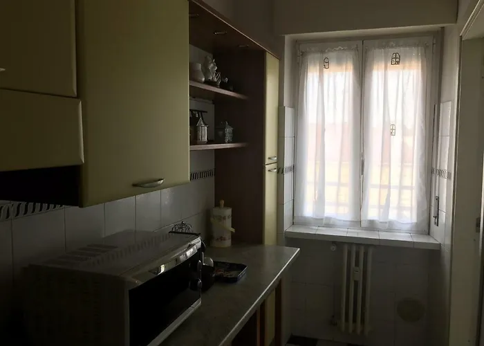 Leoni Charminghouse *